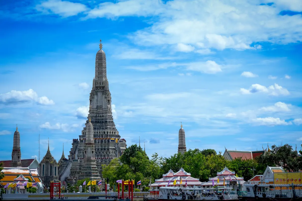 Wat Arun in Bangkok, one of the best temples in Thailand and an iconic landmark on the Chao Phraya River