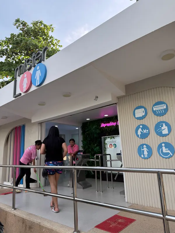 Public amenities building with toilets, showers and lockers in the central-southern area of Patong Beach featured in our Patong Travel Guide.