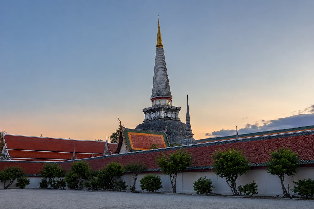 Wat Phra Mahathat Woramahawihan at dusk, one of the best temples in Southern Thailand