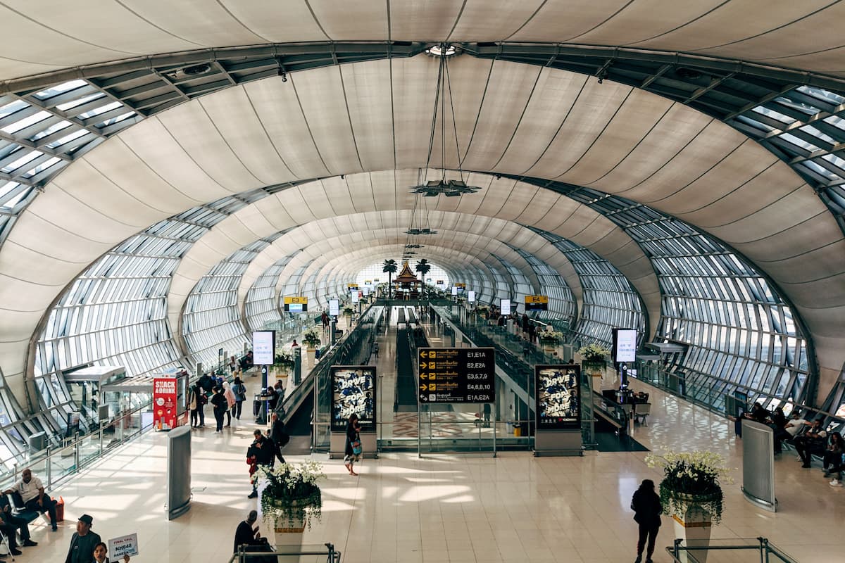 How to combine destinations in Thailand using flight connections through Bangkok’s Suvarnabhumi Airport.