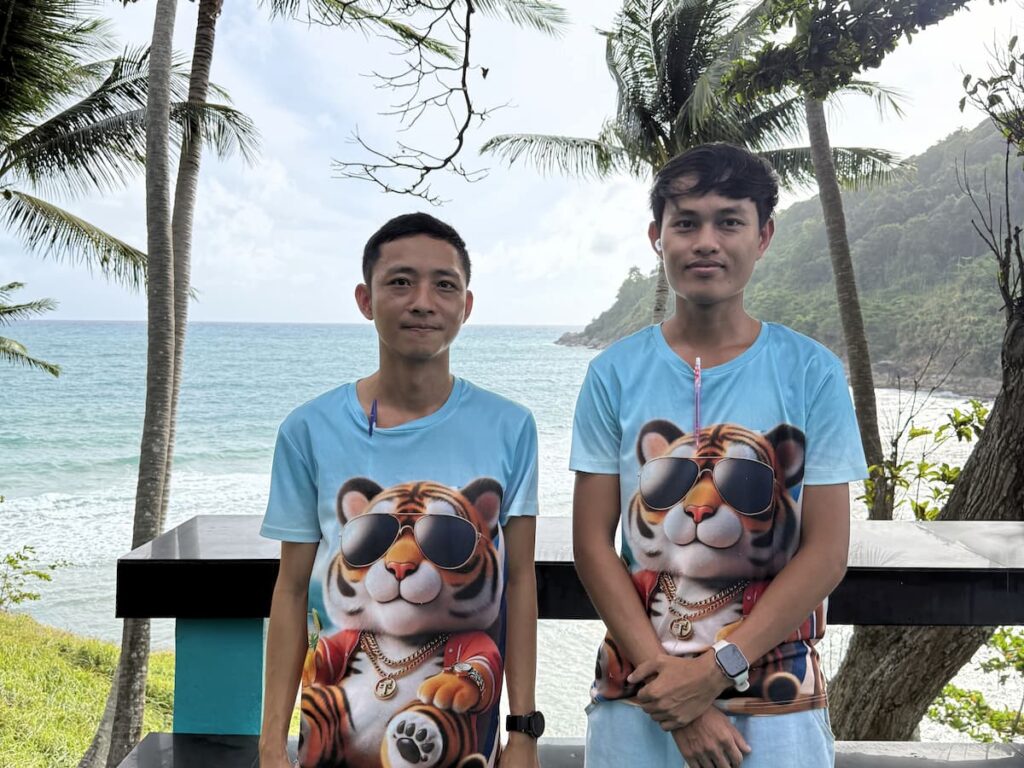 little-tiger-restaurant-friendly-staff-merlin-beach