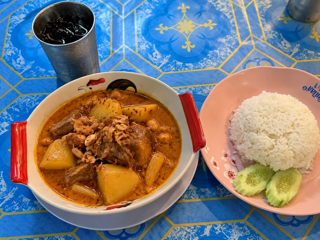 What to eat in Phuket: Massaman curry with potatoes and steamed rice in Kata